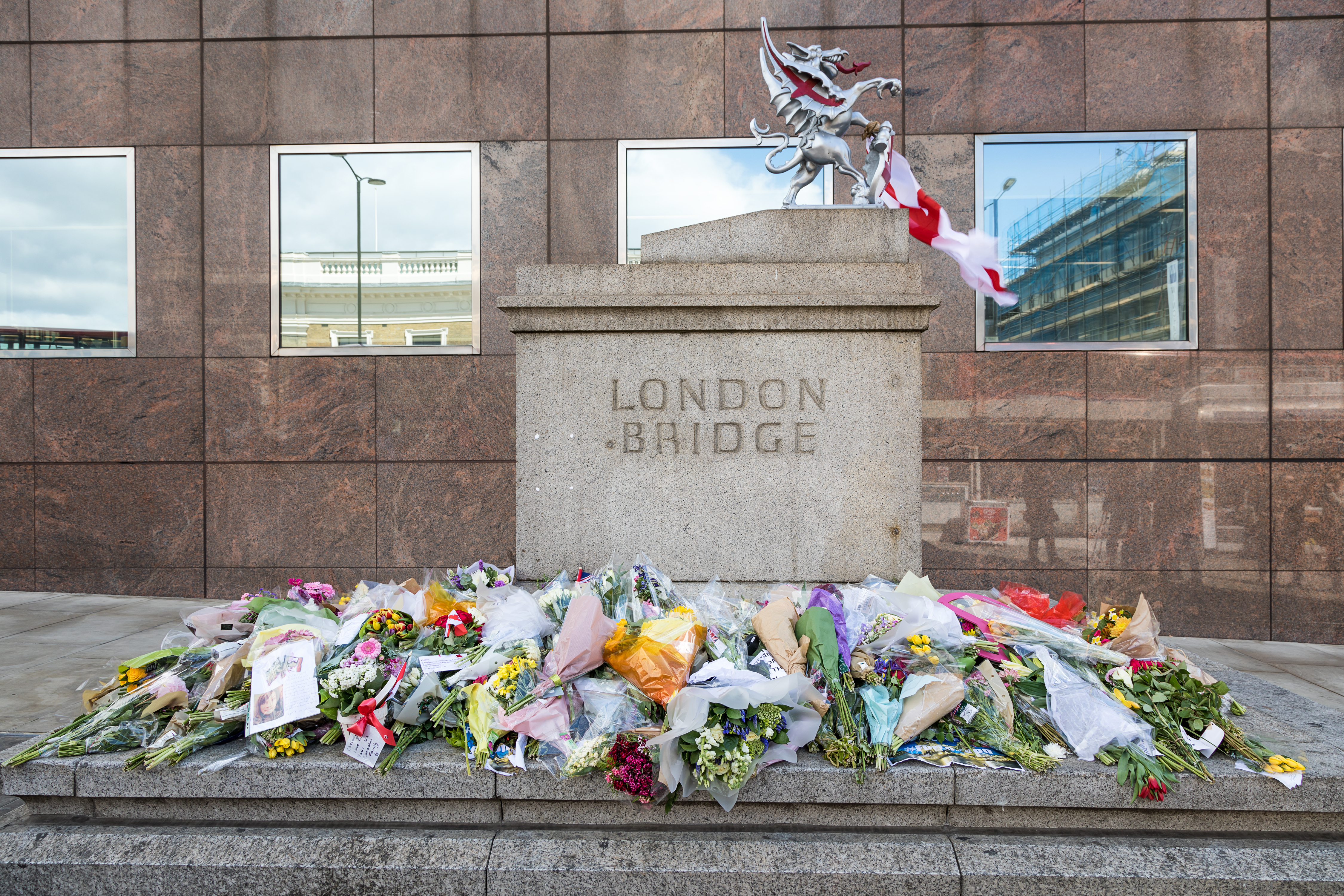 London Bridge tribute to terrorist victims London Bridge tribute to terrorist victims