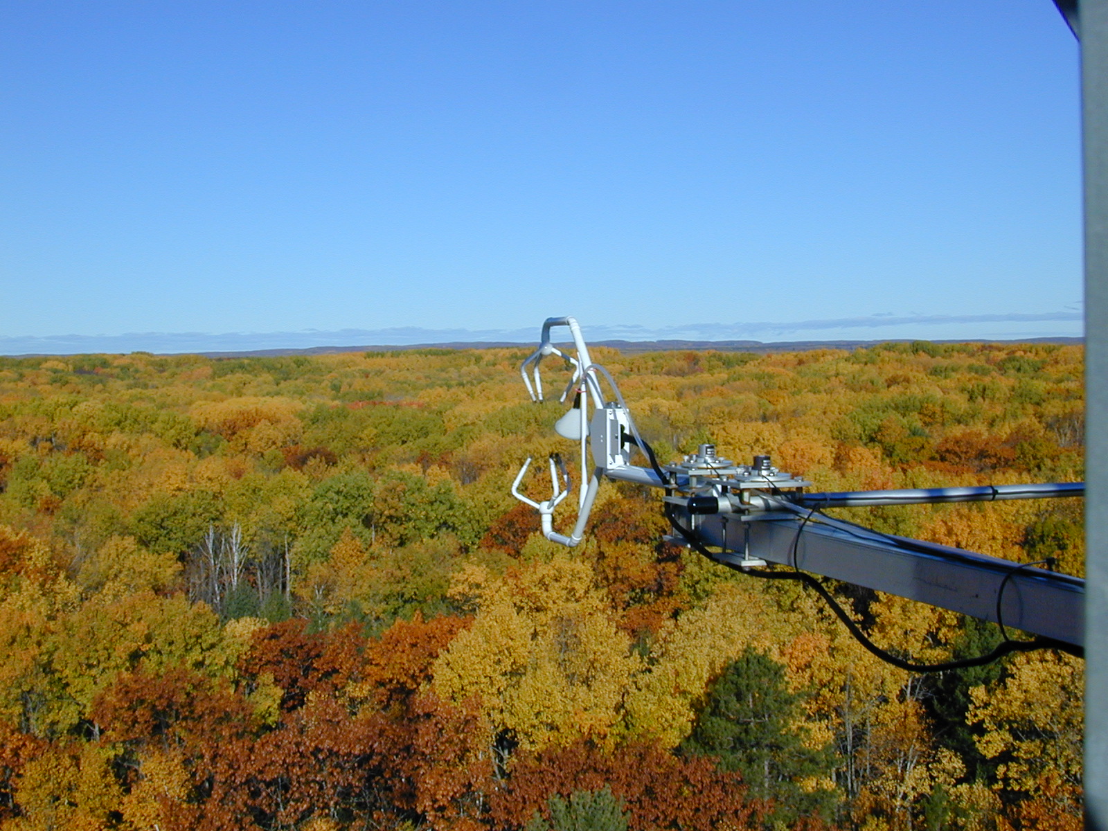 Eddy-covariance measurements above the University of Michigan Biological Station (UMBS) Eddy-covariance measurements above the University of Michigan Biological Station (UMBS)