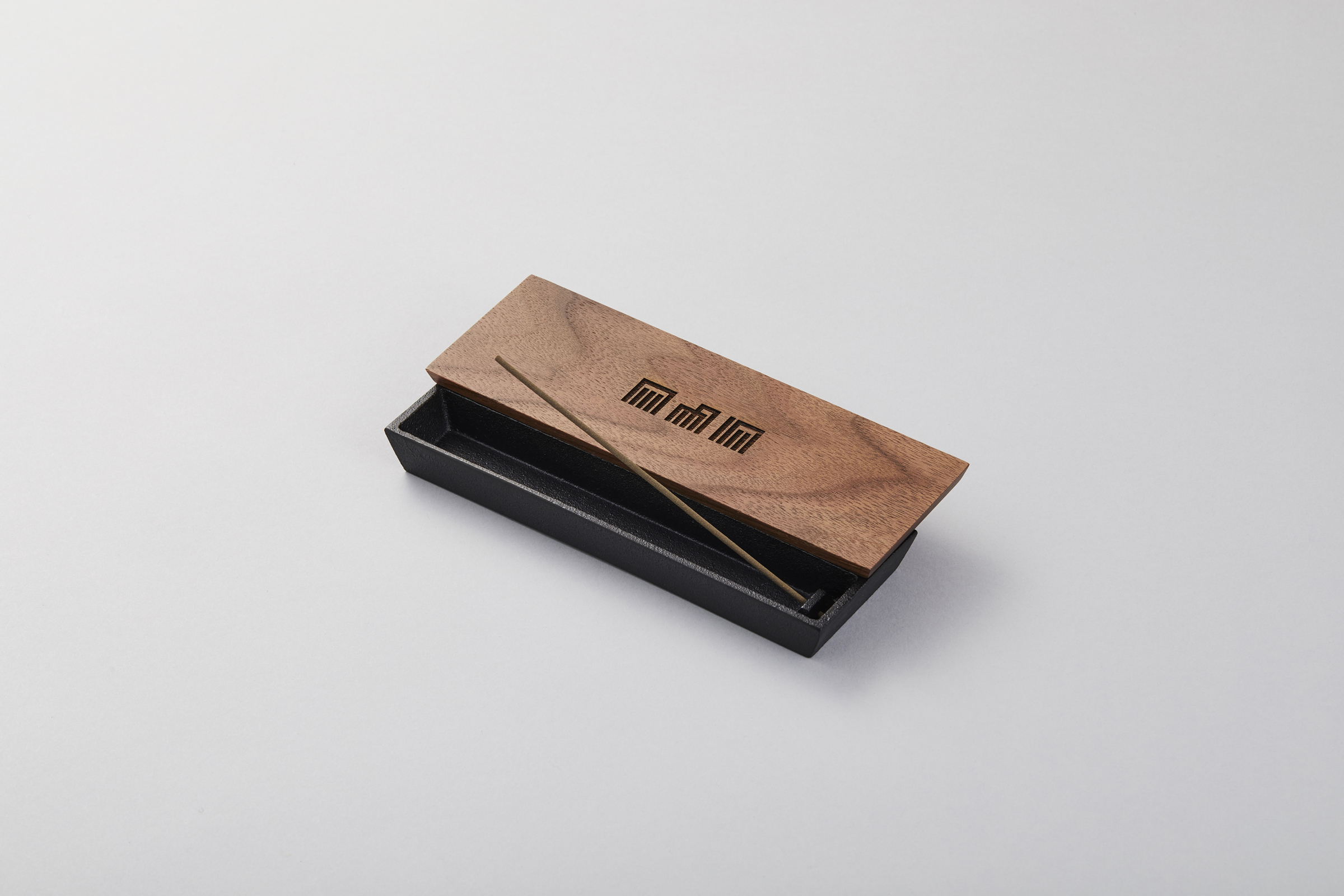 Chushin Kobo Cast Iron Incense Holder - Thumbnail 2