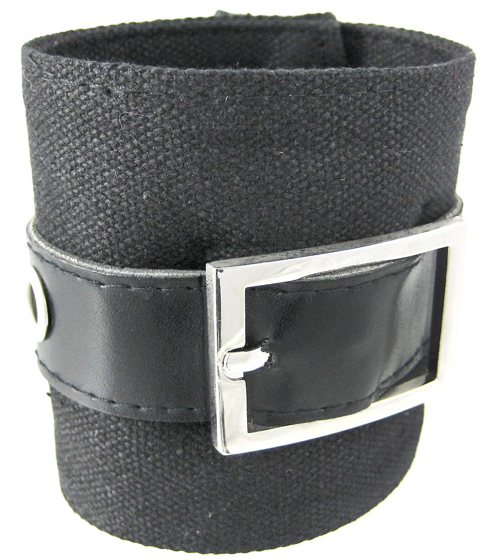 Купить Браслеты Zeckos Black Canvas Wristband w/vinyl Strap Chrome