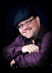 Senior portrait photographer David Hakamaki