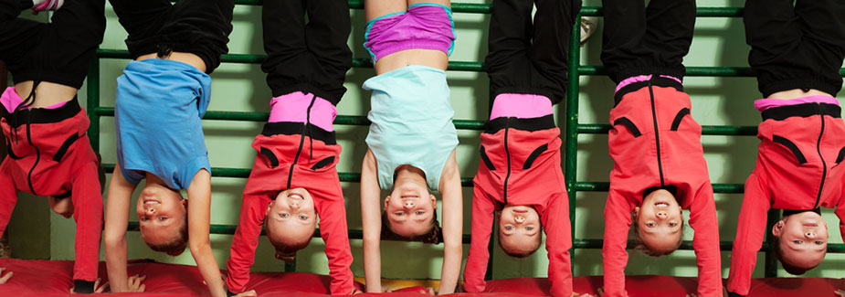 Kids-Group-Handstands-2