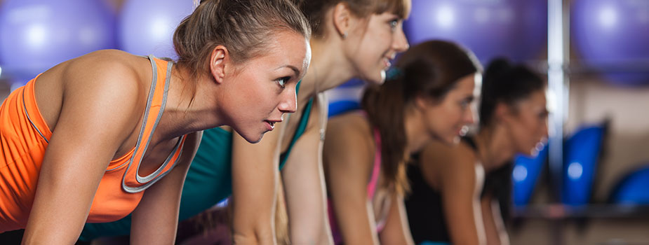 Women-doing-pushups