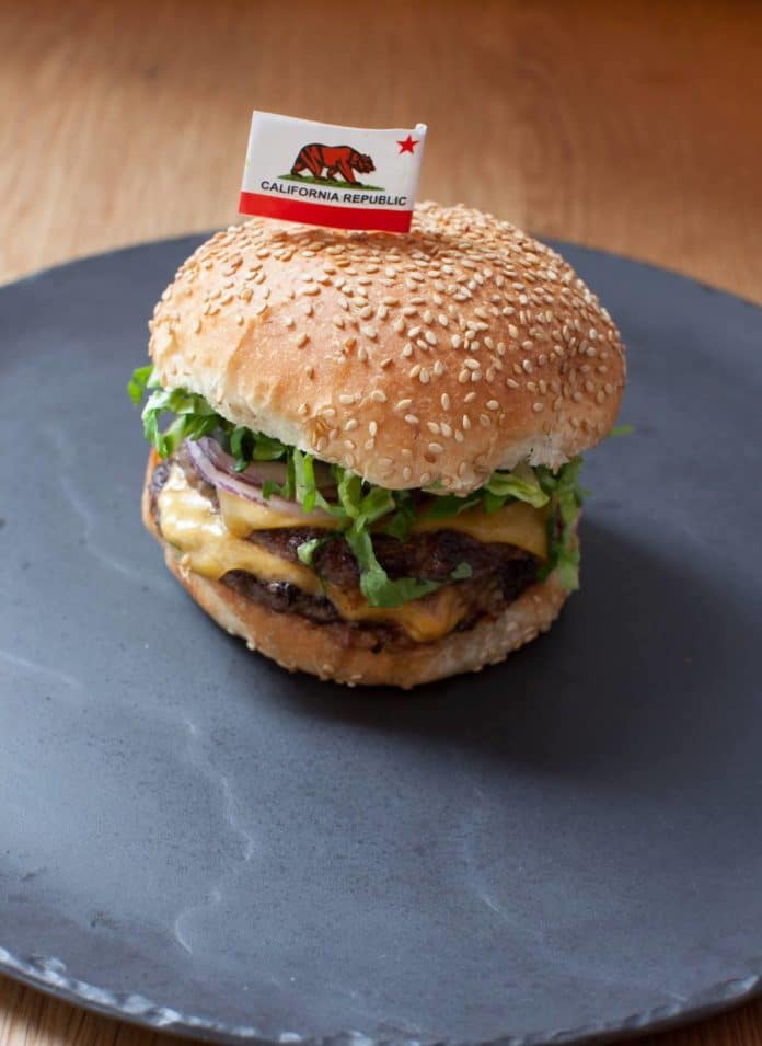 The Best Manhattan Neighborhoods for Foodies (and Where to Eat in Each One)