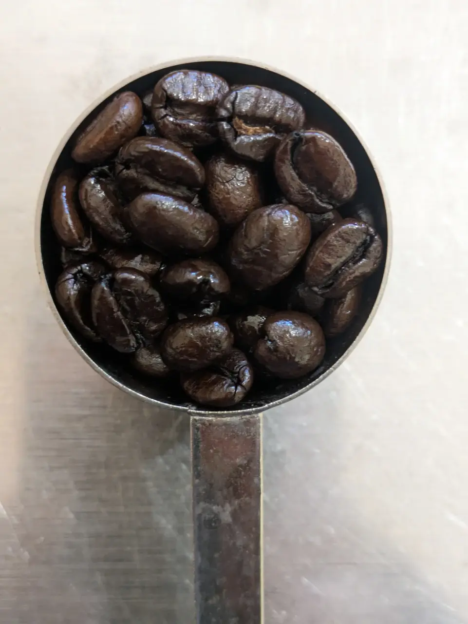 深煎りのコーヒー豆