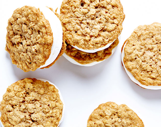 Oatmeal Marshmallow Moon Pies