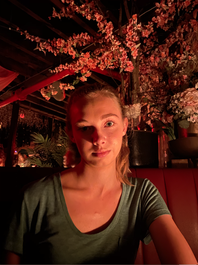 Photo taken on the new iPhone's dark mode.