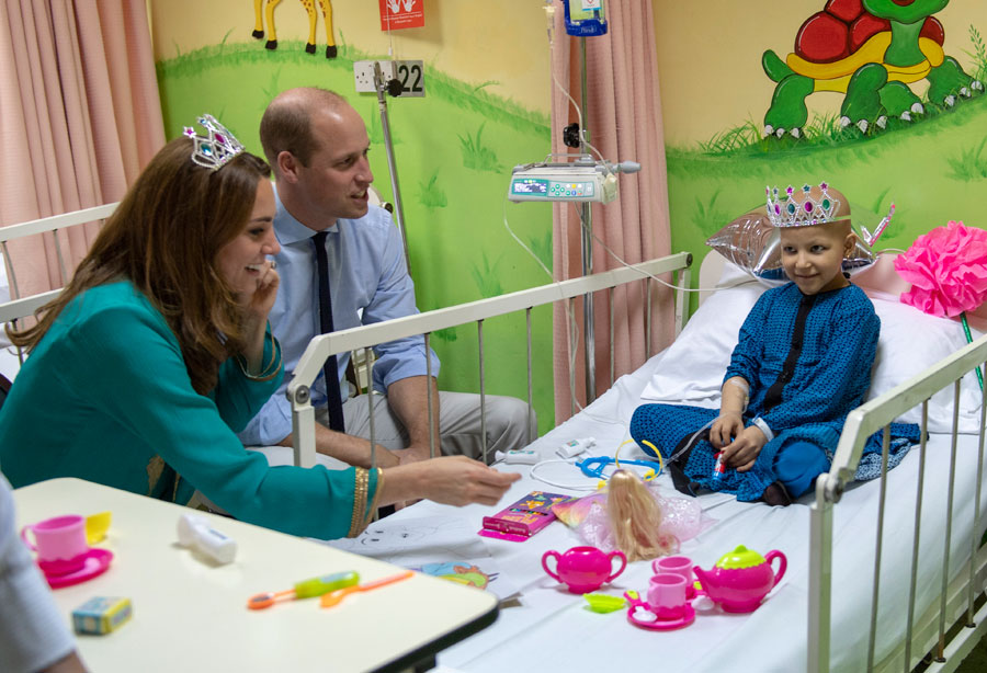 Kate Middleton and Prince William Share Sweet Video of Pakistan Tour Kate Middleton and Prince William Share Sweet Video of Pakistan Tour