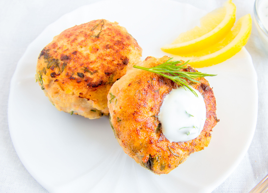 Simple and Delicious Salmon Cakes Recipe Everything Zoomer