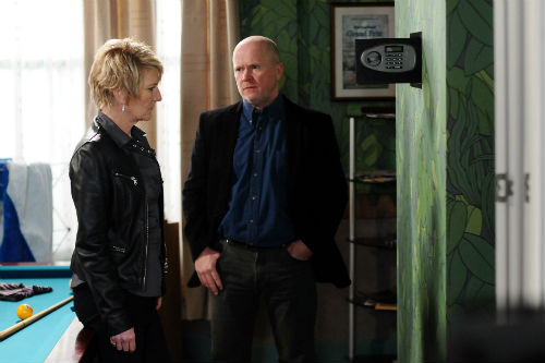 EastEnders Weekender Apr. 4: Shirley Carter (LINDA HENRY), Phil Mitchell (STEVE MCFADDEN) Photo: Kieron McCarron ©BBC 2012 EastEnders Weekender Apr. 4: Shirley Carter (LINDA HENRY), Phil Mitchell (STEVE MCFADDEN) Photo: Kieron McCarron ©BBC 2012