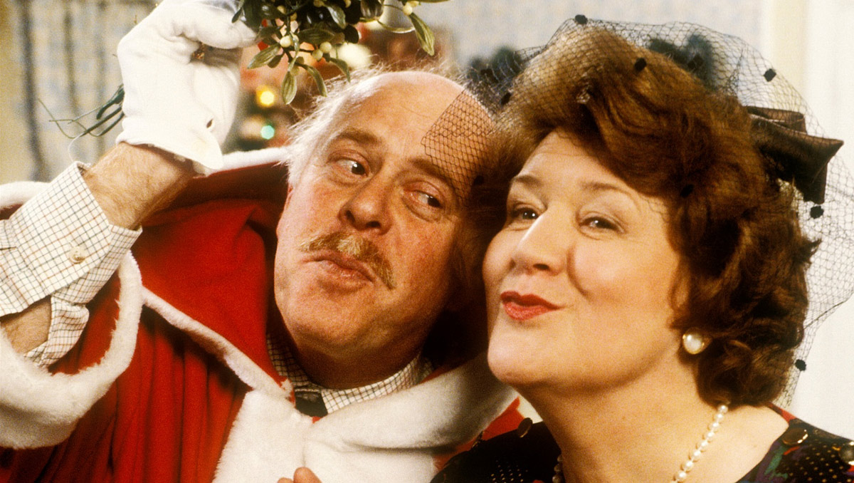 Keeping Up Appearances Christmas 1995 - VisionTV