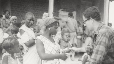Retro picture of early Volunteers