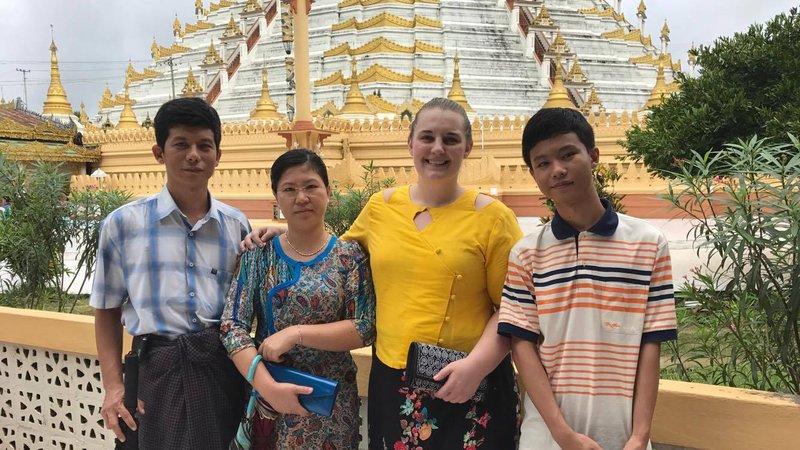 Volunteer Jami and her host family
