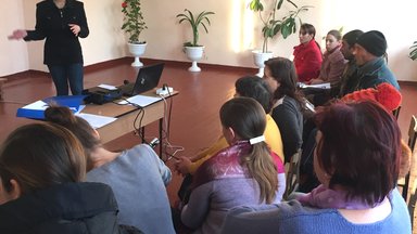 Chrystal Wilson’s workshops across Moldova included this evening session in the village of Dereneu. (Photo credit: Kaya Koban