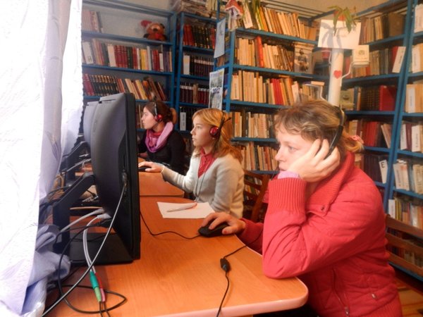Students work on computers in the newly renovated library.