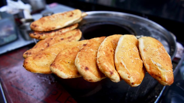 牛舌饼 (niúshé bĭng)
