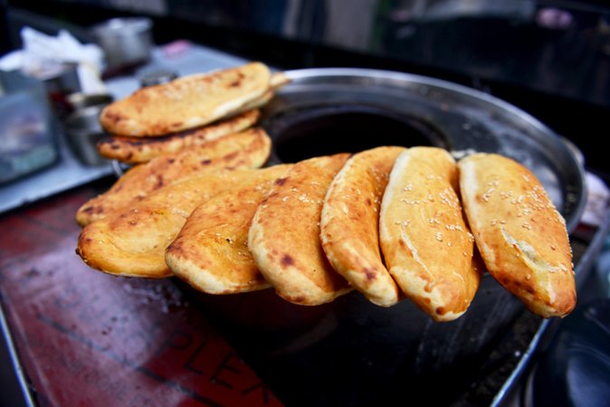 牛舌饼 (niúshé bĭng)