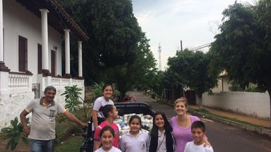 Volunteer and Students recycling