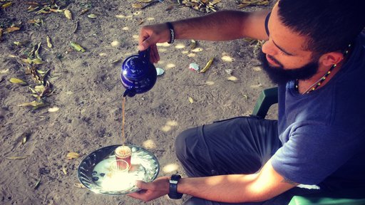 pouring attaya