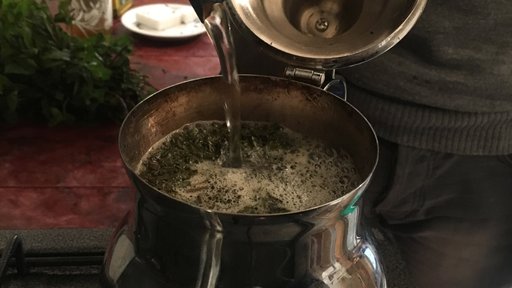 How to make Moroccan mint tea