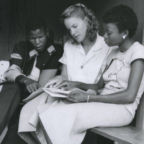 Volunteer with students in Botswana