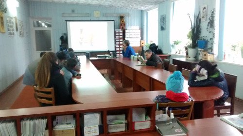 English hour at the library