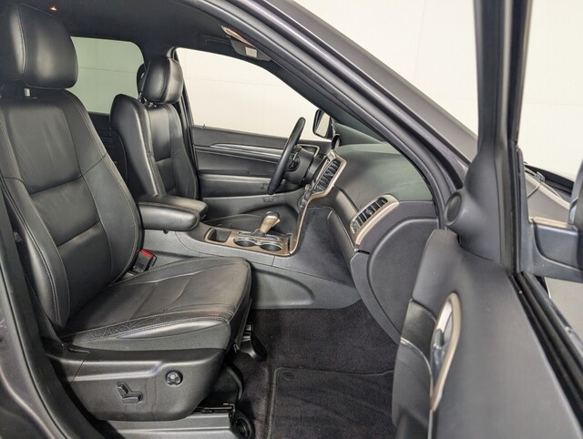 used 2017 Jeep Grand Cherokee car, priced at $13,000