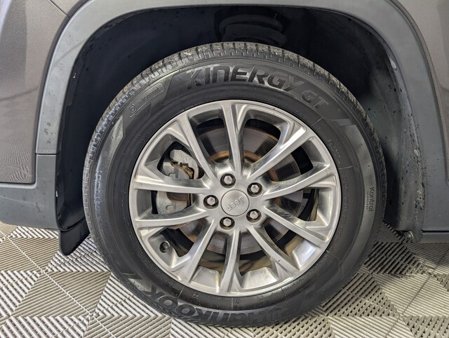 used 2019 Jeep Cherokee car, priced at $11,000