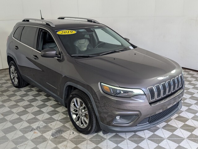 used 2019 Jeep Cherokee car, priced at $11,000