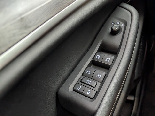 used 2023 Jeep GRAND CHEROKEE L car, priced at $26,000