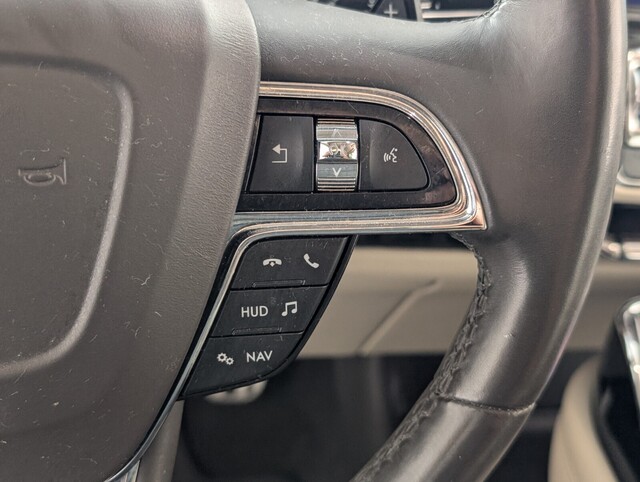 used 2020 Lincoln Navigator car, priced at $38,900
