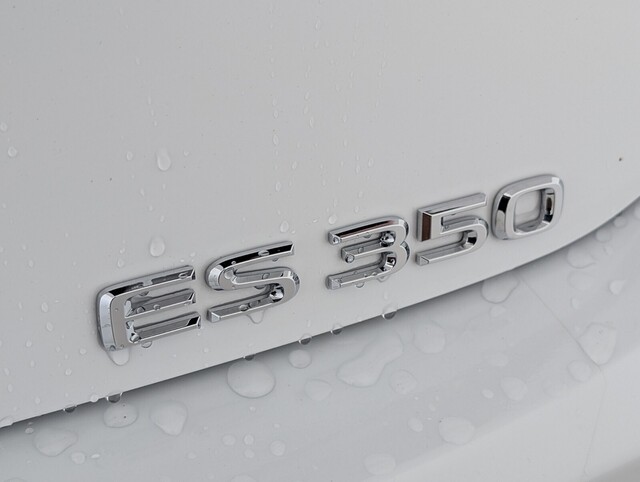 used 2022 Lexus ES car, priced at $39,000