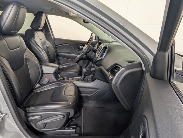 used 2019 Jeep Cherokee car, priced at $13,500