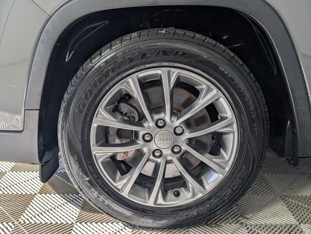 used 2019 Jeep Cherokee car, priced at $13,500