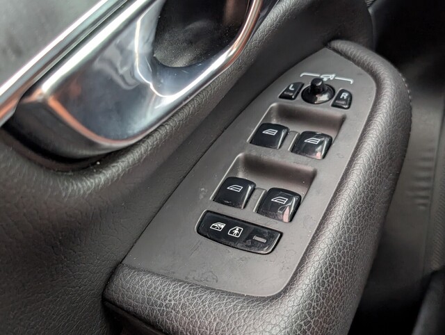 used 2020 Volvo XC90 car, priced at $23,000