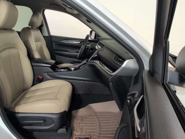 used 2023 Jeep Grand Cherokee car, priced at $26,998