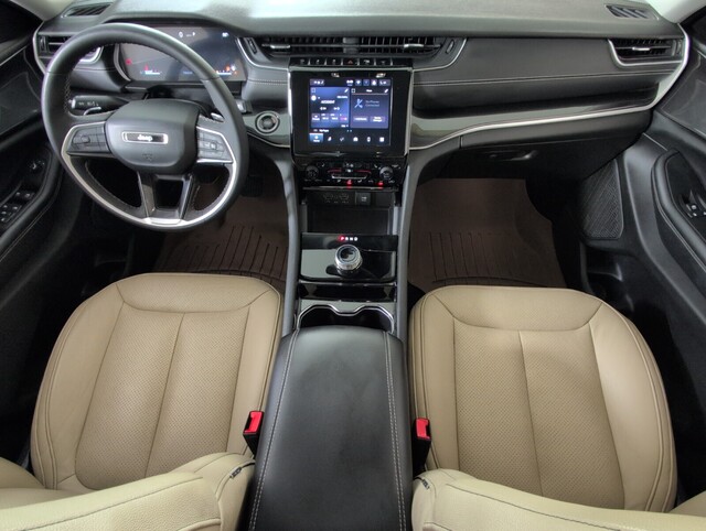 used 2023 Jeep Grand Cherokee car, priced at $26,998