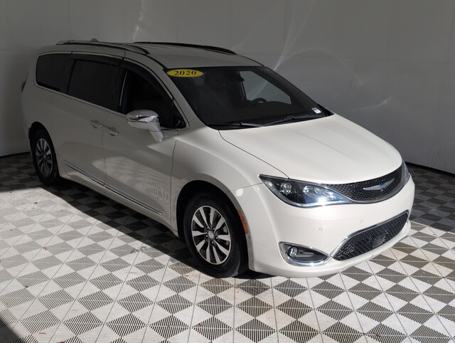 used 2020 Chrysler Pacifica car, priced at $24,800