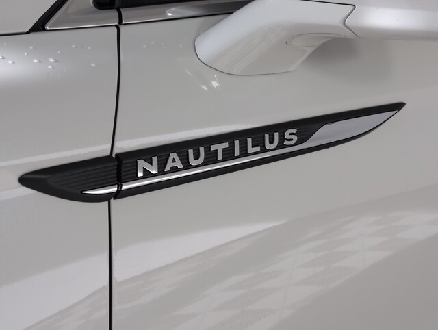 used 2022 Lincoln Nautilus car, priced at $26,798