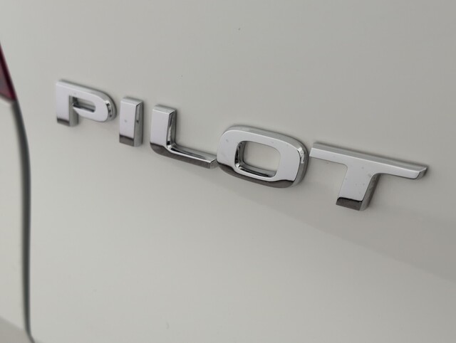 used 2022 Honda Pilot car, priced at $27,488