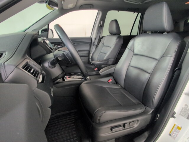used 2022 Honda Pilot car, priced at $27,488