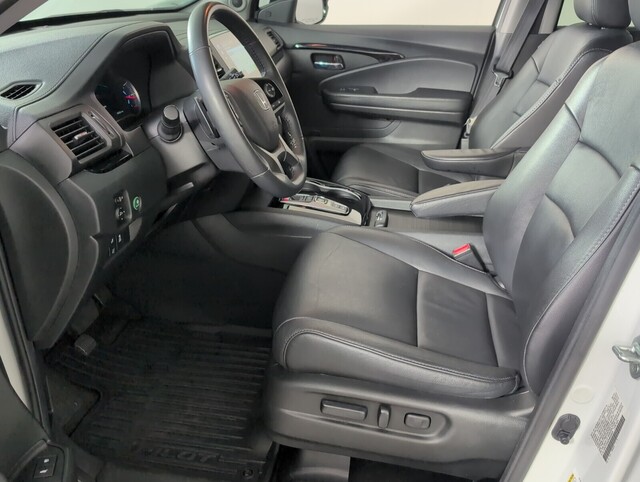 used 2022 Honda Pilot car, priced at $27,488
