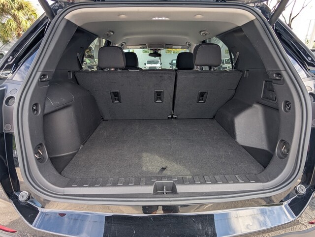 used 2024 Chevrolet Equinox car, priced at $18,998