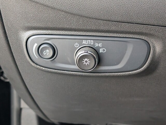 used 2024 Chevrolet Equinox car, priced at $18,998