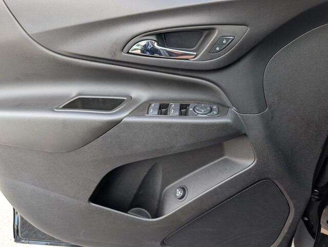 used 2024 Chevrolet Equinox car, priced at $18,998