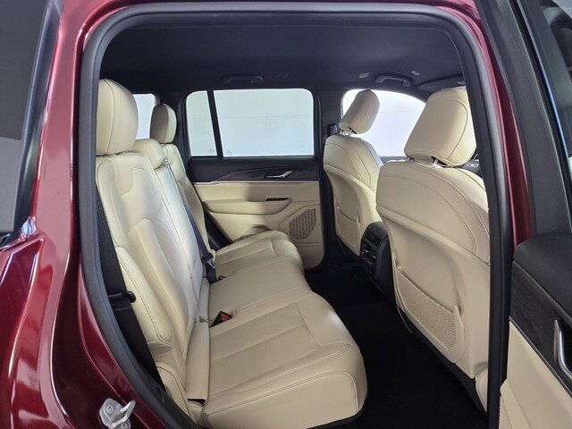 used 2023 Jeep Grand Cherokee car, priced at $19,988