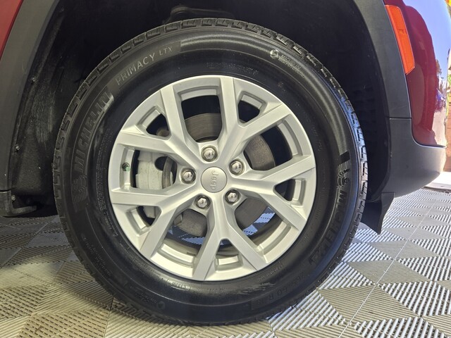 used 2023 Jeep Grand Cherokee car, priced at $19,988