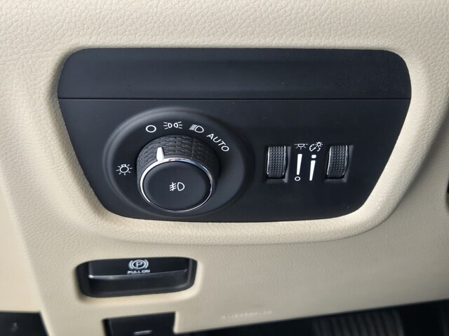 used 2023 Jeep Grand Cherokee car, priced at $19,988