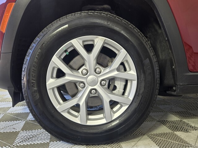 used 2023 Jeep Grand Cherokee car, priced at $19,988