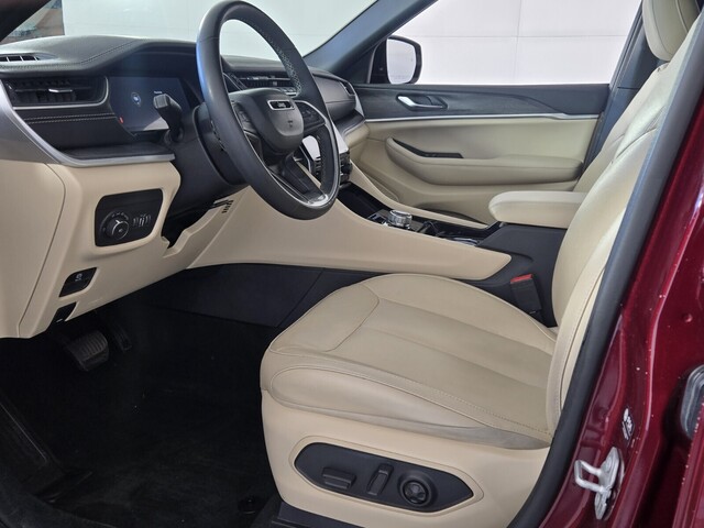 used 2023 Jeep Grand Cherokee car, priced at $19,988